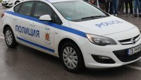 19-годишен прободе с нож приятеля на майка си