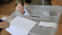 Куриоз: Избиратели почти стигнаха до бой&hellip; заради шапка с буквата Z