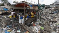 Сметище се срути и уби човек във Филипините