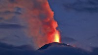 Вулканът Ключевская сопка на Камчатка изхвърли пепел на височина 10 км