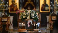 Близки и приятели изпратиха писателя и журналист Димитър Шумналиев (СНИМКИ)
