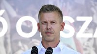 Мадяр премахва забрана от Орбан  за осиновяване от гей двойки