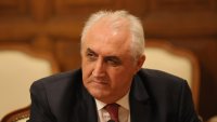 Мехмед Дикме: Никой не трябва да влиза в ролята на свещена крав