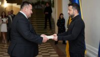 Посланикът ни в Украйна Златин Кръстев се представи на Зеленски