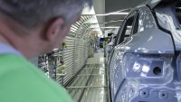 Могъщата европейска автоиндустрия колабира, ще я спаси ли заплахата от война? 