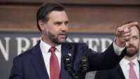 Вицепрезидентът на САЩ обвини имиграцията за размириците във Франция