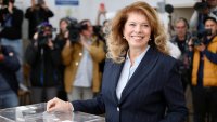 Илияна Йотова: Гласувах да спрем разделението и омразата (СНИМКИ)