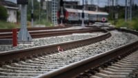 Бърз влак блъсна и уби жена в района на гарата в село Бутово