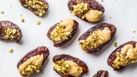 4 вкусни и полезни комбинации с фурми