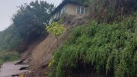 Свлачище повлече две къщи в Свищов 