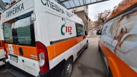 Трима нападнаха спешни медици в Разлог