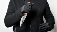 Мъж уби съквартирантката си след като се скараха заради котките им