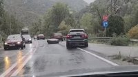 Скала падна в Кресненското дефиле, затрудни трафика 