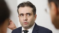 Божанов за самолетите: Американците са им казали: &bdquo;Ако не ги пуснете, няма да има бензин&ldquo;
