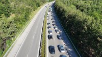 Инцидент на "Тракия": Автомобил се вряза в крайпътно заведение