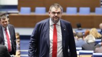 Символният кабинет на Делян Пеевски в парламента става читалня
