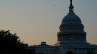 16 часа в Сената четоха на глас дълъг 940 страници законопроект на Тръмп 
