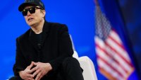 Краят на управлението му е близо: Мъск вече не живее в Белия дом 