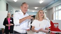 След победата на Навроцки: Туск ще поиска вот на доверие на правителството си