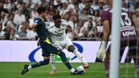 Реал Мадрид победи с 2: 0 Еспаньол