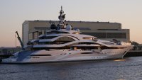 Суперяхтата Sea Lady II, дълга 41 метра, се запали в Сен Тропе ВИДЕО