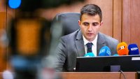 Две кримки са обвинени за кражба на 100 хил. евро от метална каса на автокъща 