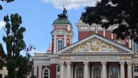 Народният театър за хорото: Не сме договаряли силата на музиката