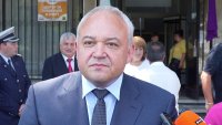 Демерджиев намеква за връзка между фирмите за мантинели и Бойко Борисов