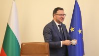 Митов нападна Радев, съмнява се, че Борисов и Паскал са се виждали