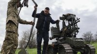 Дронове вместо хора: Украйна намира решение на опасната фронтова логистика