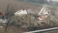 Нова катастрофа с ТИР, скъса мантинелите и се обърна край Видин