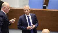 Денков за свалената охрана: Трябваше да се случи преди месеци