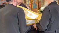 Спасиха ли с екзорсизъм обсебена жена в храм в Шумен? ВИДЕО