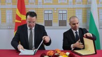 Николоски подписа договора за жп тунел, но не се извини за 