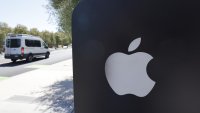 Пак технически проблеми: Apple отлага ключови подобрения на Siri 