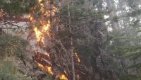Голям пожар гори до Костинброд, търсят се доброволци за гасенето