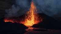 Вулкан в Индонезия изригна и изхвърли пепел на височина от 10 км
