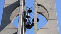 Камбаните на "Знаме на мира" отново забиха за "единство, творчество, красота"