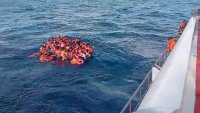 Потъна ферибот, има един загинал и 30 души в неизвестност