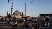 Проучване в Турция: Хората с наднормено тегло са по-щастливи от другите