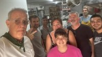 Том Ханкс се наслаждава на почивка в любимата Гърция 