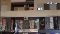 Обрат: Политици хвърляха яйца по протестиращи в Сърбия ВИДЕО