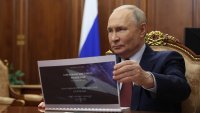 Доноси, репресии, цензура... Ерата на Сталин се завръща в Русия
