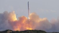 След девет взрива десетият тест на Starship на Илон Мъск беше успешен ВИДЕО