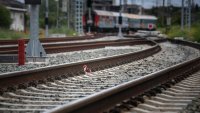 Вагон дерайлира между Коньово и Кермен, нанесе сериозни щети на релсите