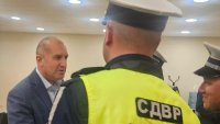Румен Радев си плати глобата за неправилно паркиране от изборния ден