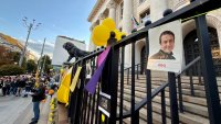 В кадър: Протестиращи настояха за отвод на Росен Йорданов от случая "Петрохан" 