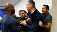 Американски сенатор беше повален на земята, окован с белезници от федерални агенти ВИДЕО