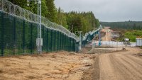 За руснаците НАТО е до Сатаната: Финландските полицаи са в готовност на границата с Русия