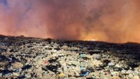Пожар пламна в депото за отпадъци край Цалапица
